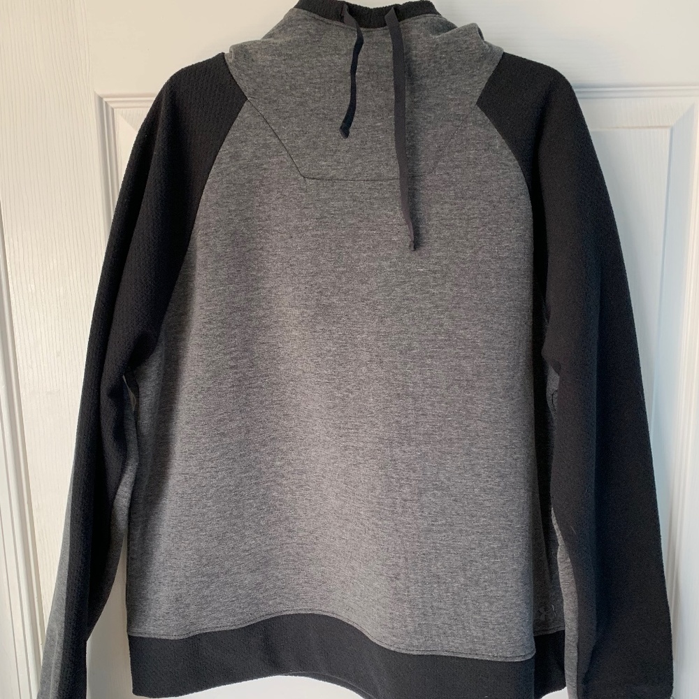 Women's Under Armour Sweatshirt